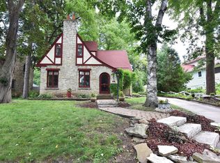1624 N 69th St, Wauwatosa, WI 53213