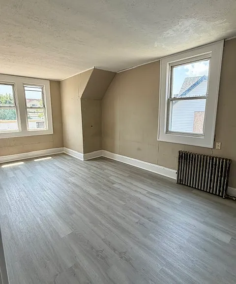 53 Dixon Ave — Photo 2