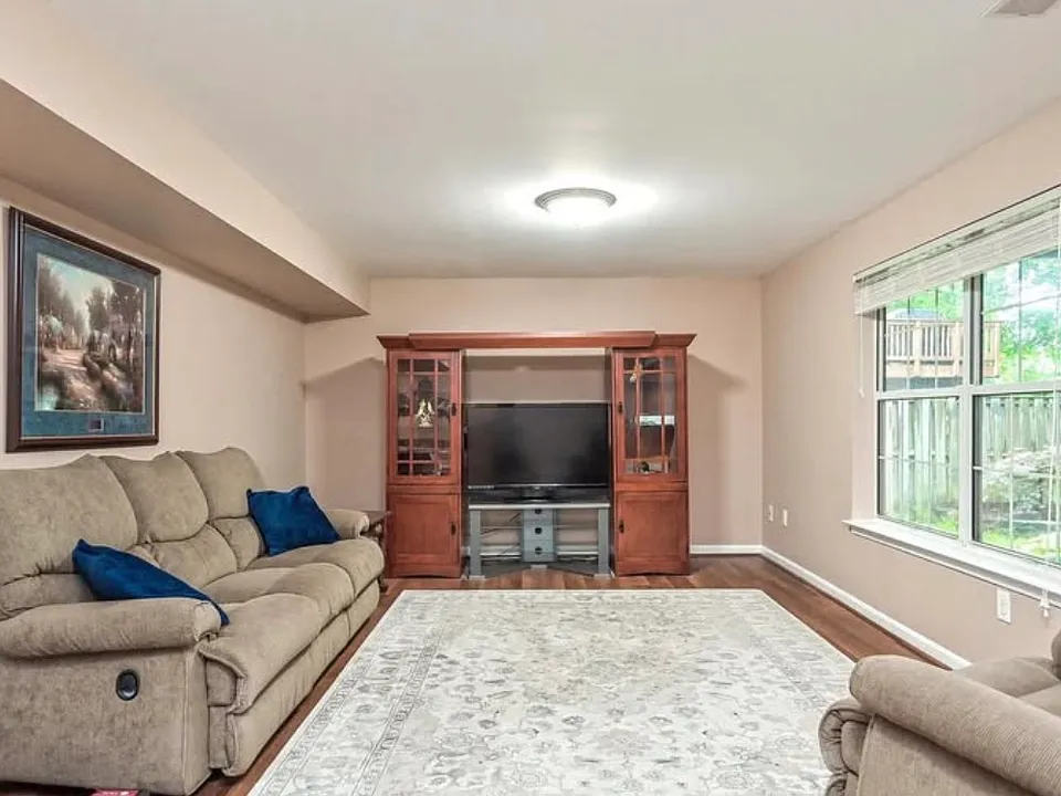 8671 Ruby Rise Pl