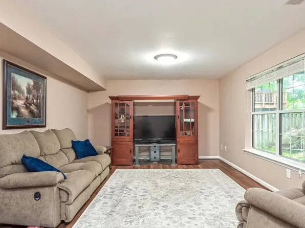 8671 Ruby Rise Pl, Bristow, VA 20136