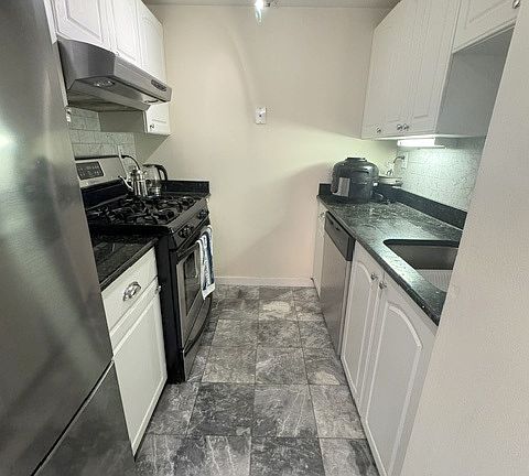 4th image of 15 N Beacon St #601