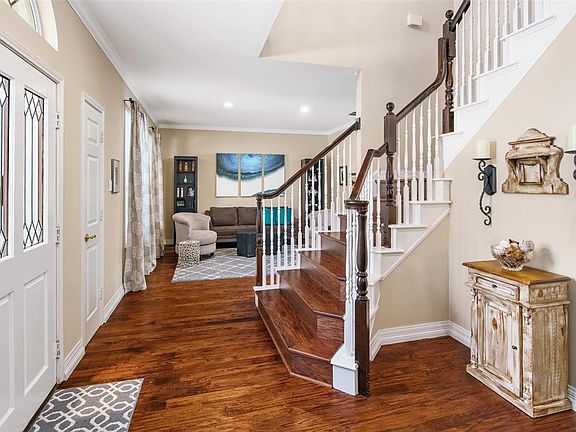 3rd image of 506 Bel Air Dr