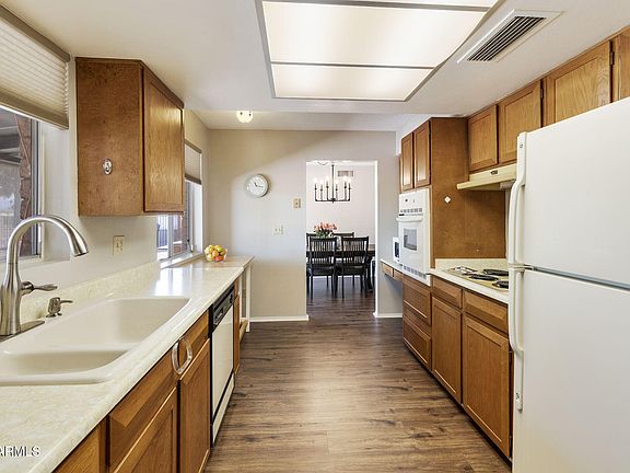 4th image of 547 S 80TH Street E