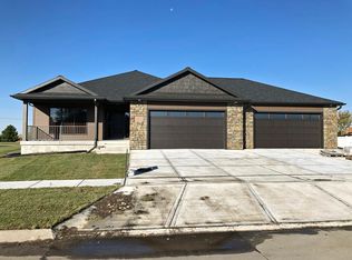 5209 Skyeloch, Hastings, NE 68901