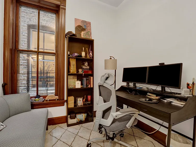 2458 N Burling St #1 — Photo 23