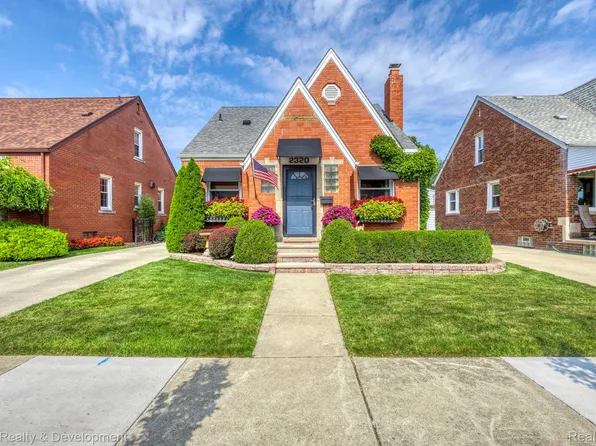 2320 Fort Park Blvd, Lincoln Park, MI 48146