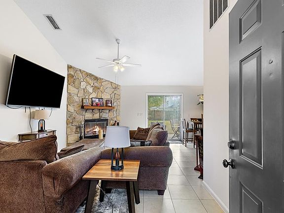 4th image of 84042 Saint James Ct