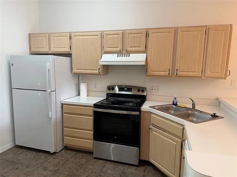 149 Reserve Cir #113 — Photo 2