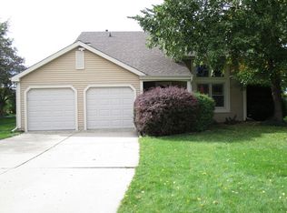 1108 Cedar Crest Dr, Crystal Lake, IL 60014