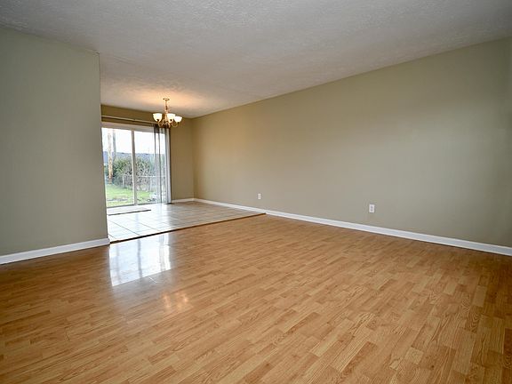 5th image of 3773 Red River Dr