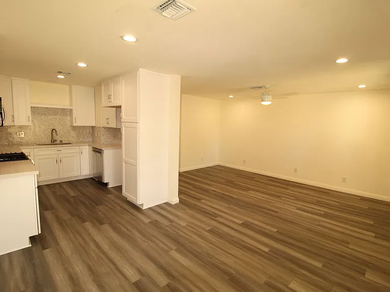 577 Thoreau Ln — Photo 5