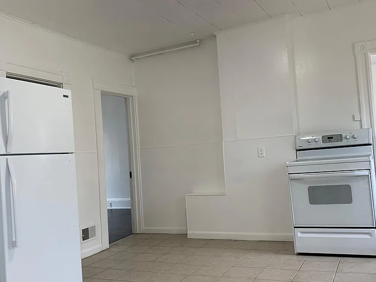 133 Smalley St #2 — Photo 8