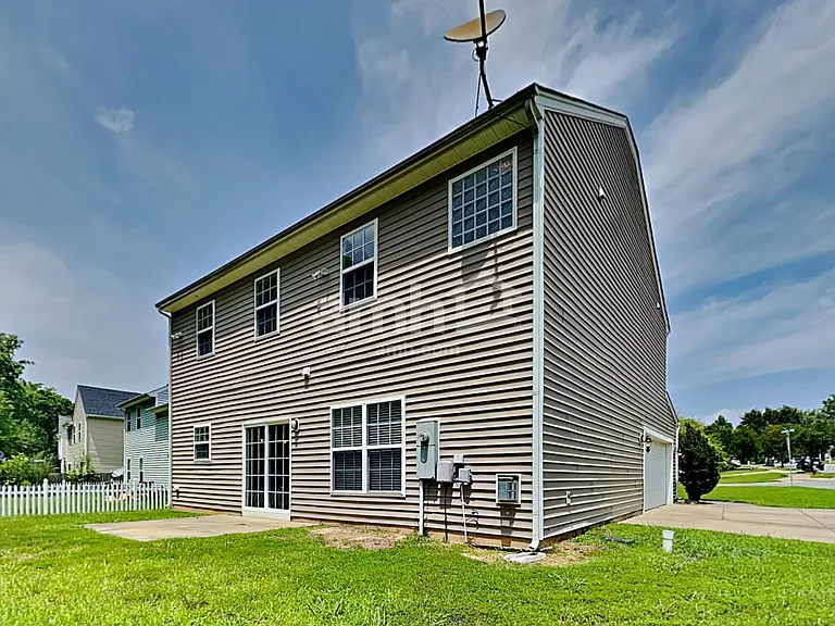 1933 Sterling Hill Dr — Photo 24
