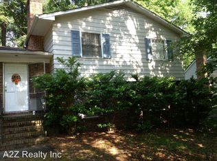527 Colony Woods Dr, Chapel Hill, NC 27517