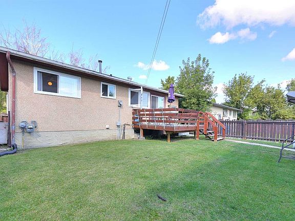 5th image of 108 W Pinecliff Way NE