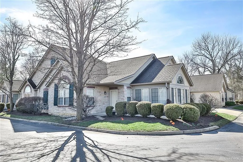 2067 Wentworth Village Dr photo 1