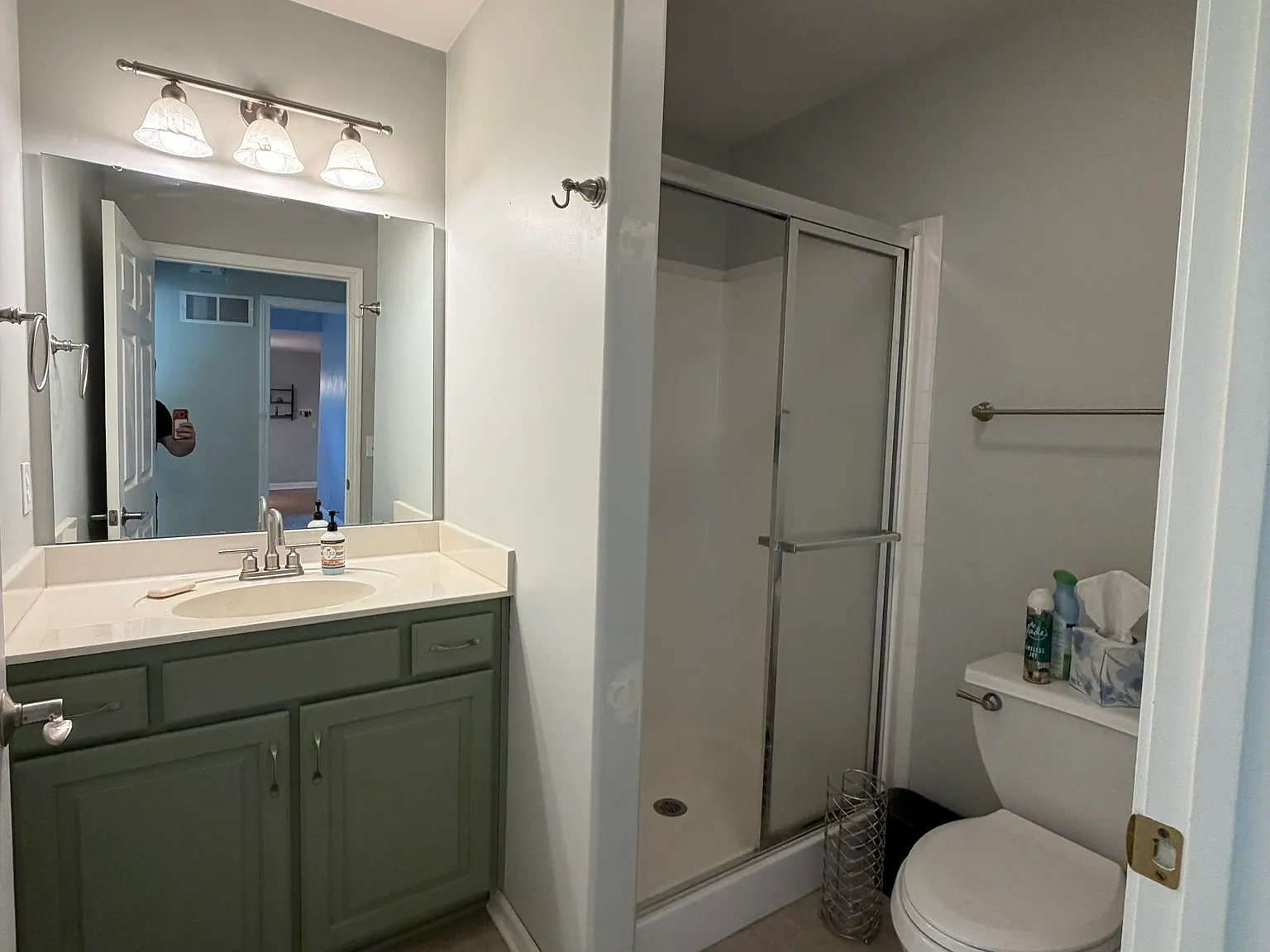 4 bed, 1350 sqft, $2,500 — Photo 4