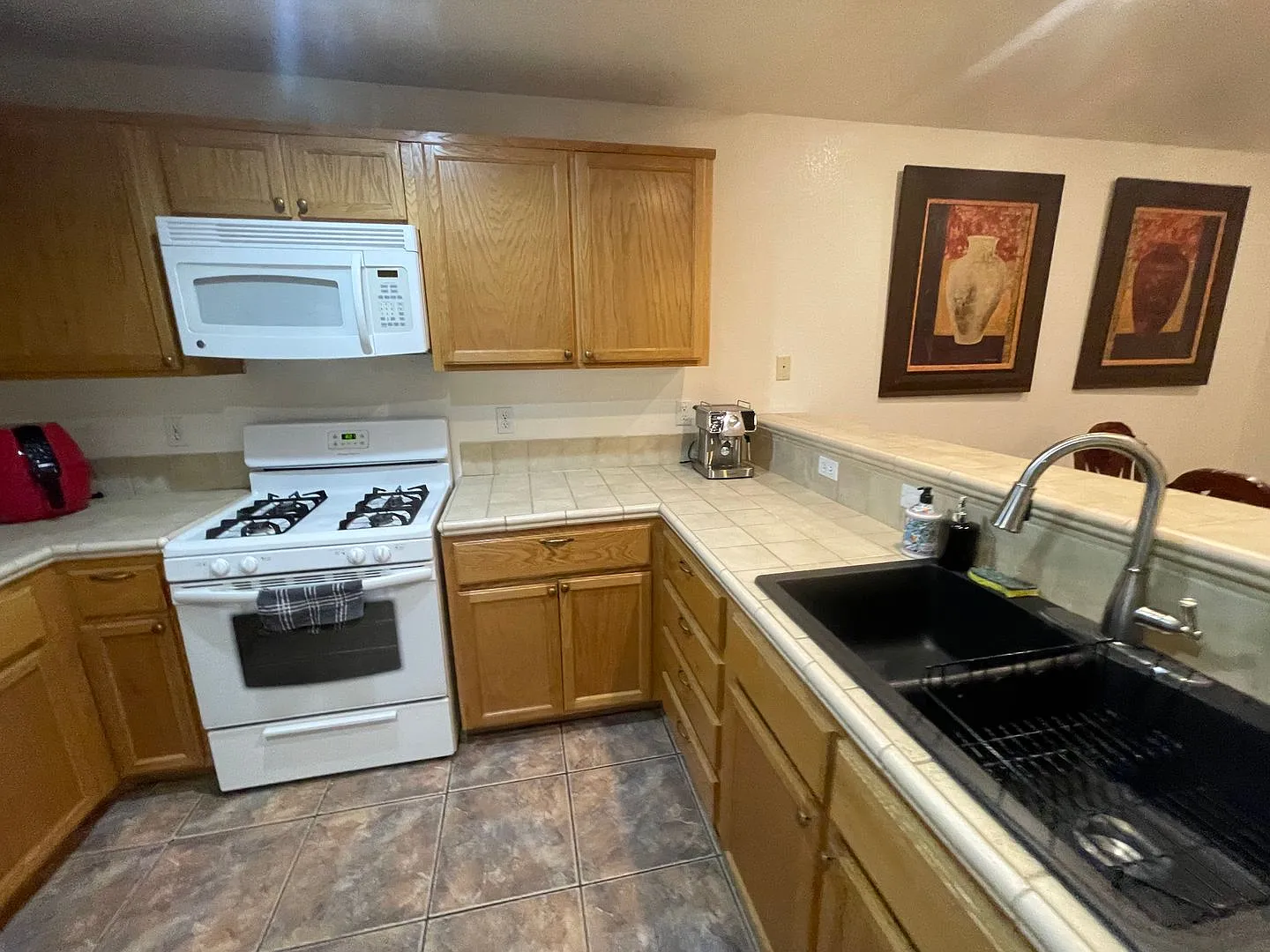2 Bedroom Home with Private Pool, Include some Utilities — Photo 4