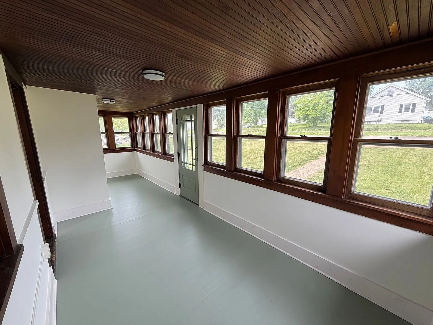 Spacious 2 Bedroom Single Family Home! — Photo 3