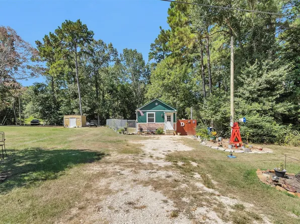 2075 Mangum Rd, Livingston, TX 77351