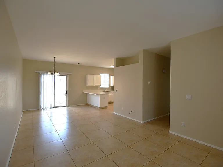 2300 E Magma Rd #27 — Photo 6