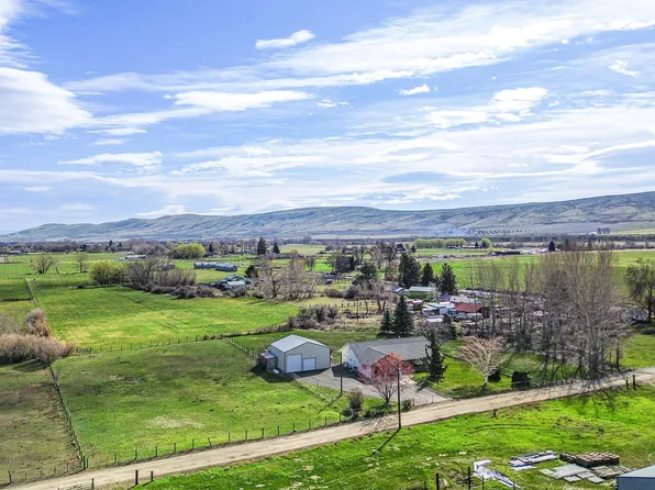 81 Grissom Ln, Yakima, WA 98903