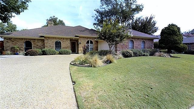 1st image of 3009 Oak Springs Dr