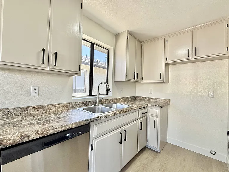 20607 S Harvard Blvd — Photo 14
