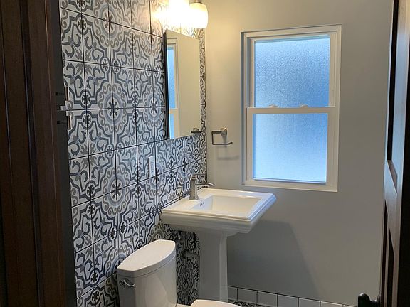 4th image of 3914 N Farwell Ave