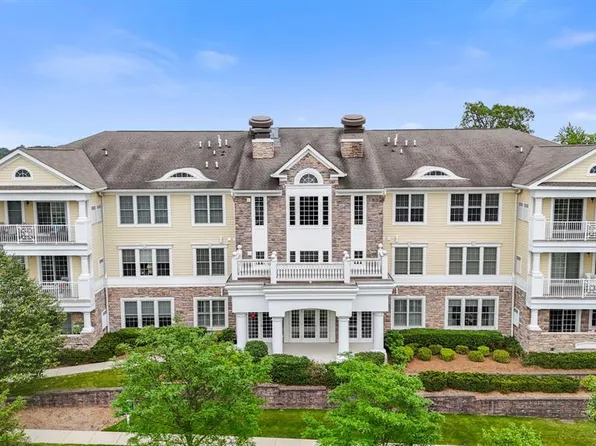 510 Four Seasons Ln #510, Montvale, NJ 07645