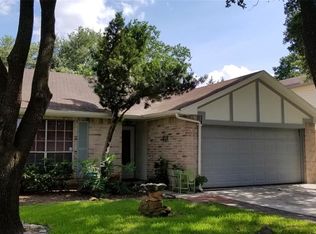 9911 Peachridge Dr, Houston, TX 77070