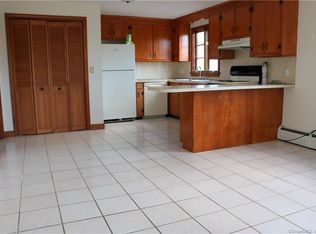 1987 Saybrook Rd, Middletown, CT 06457