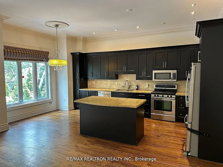 76 Horsham Ave — Photo 13