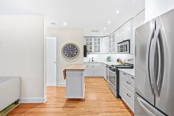 Sold by Compass | media 19