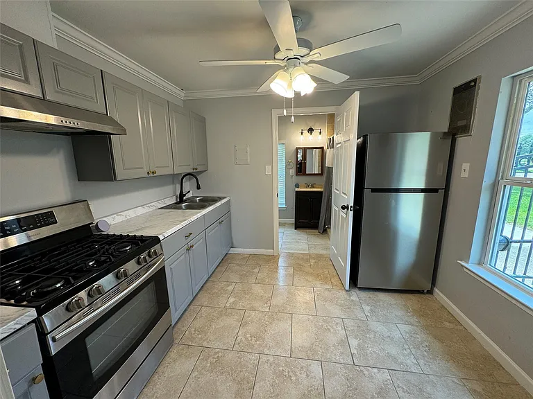 7910 Sands Point Dr — Photo 26