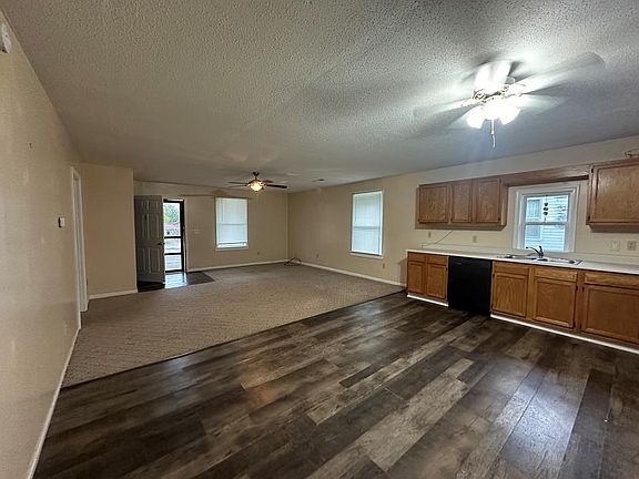 3rd image of 1115 N Centennial St