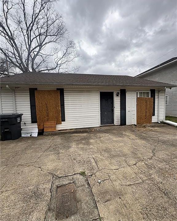 1st image of 2002 6th Ave