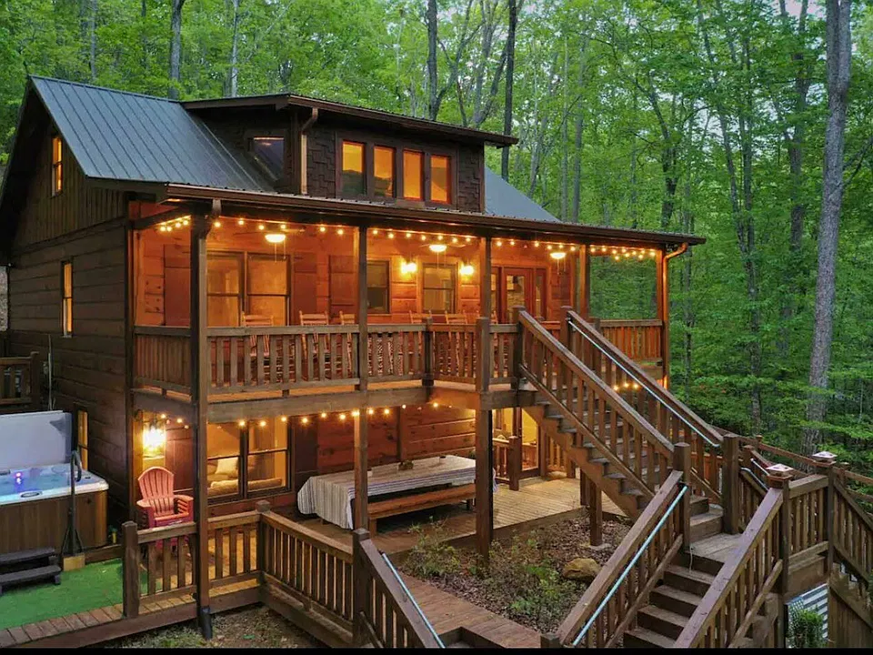 185 Locust Ln