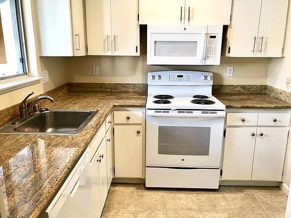 3rd image of 2950 Marconi Ave APT 201