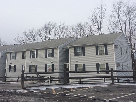 2nd image of 9 Lexington Hl Unit 8