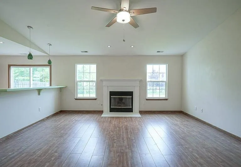 3117 Bluster Dr — Photo 2