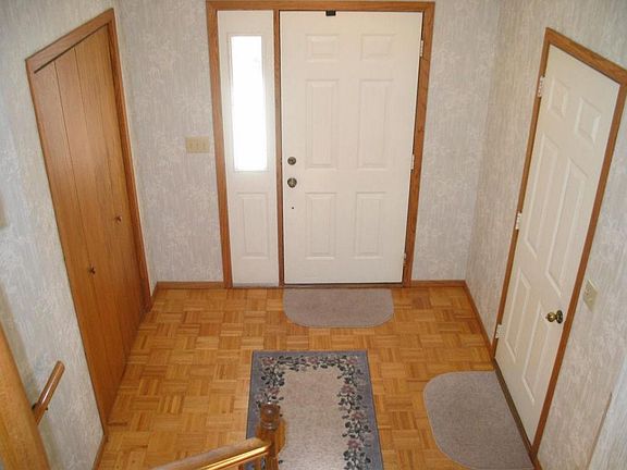 2nd image of 621 Plain Hills Dr