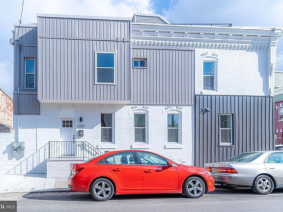 2nd image of 2257 Dickinson St #A