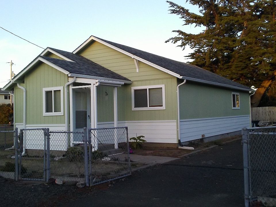 1st image of 865 NE Bay St