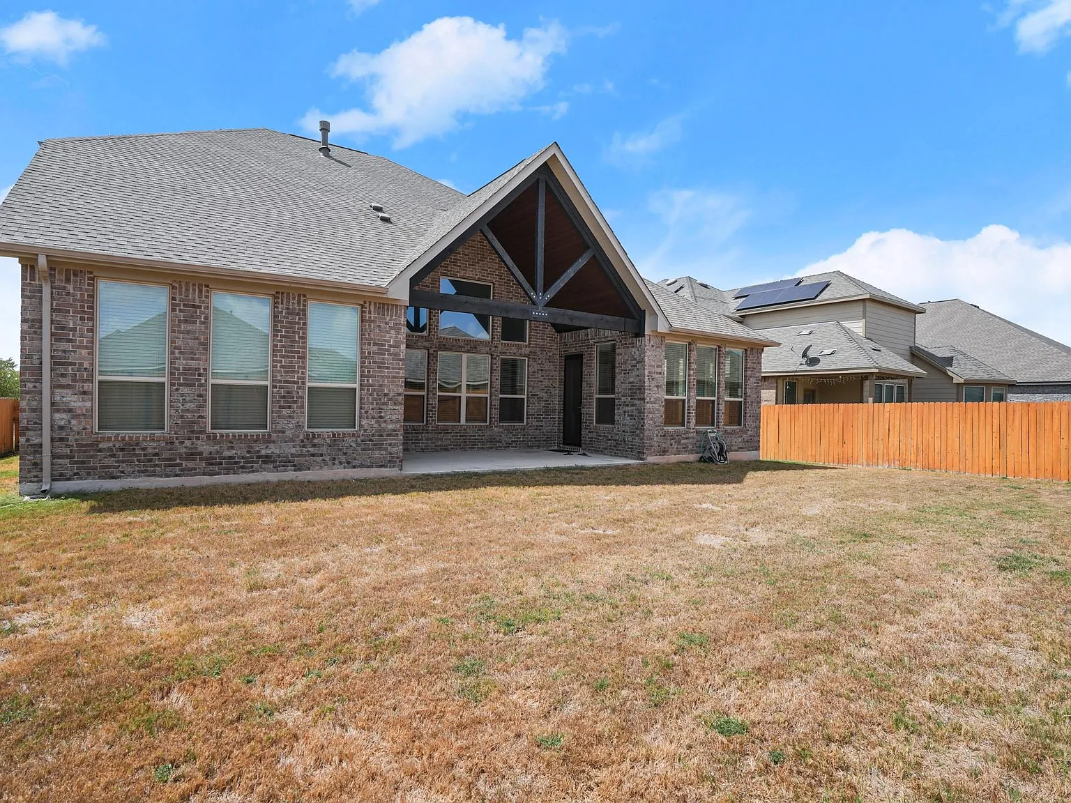 4 bed, 3.0 bath, 3013 sqft, $2,900 — Photo 2