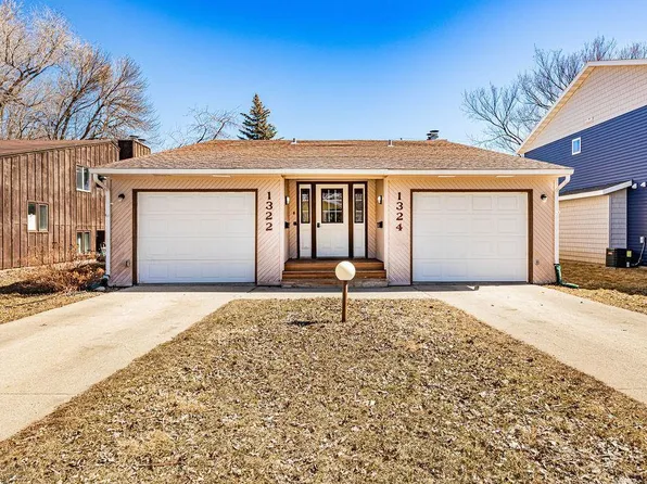 1322-1324 16 1/2 St S, Fargo, ND 58103