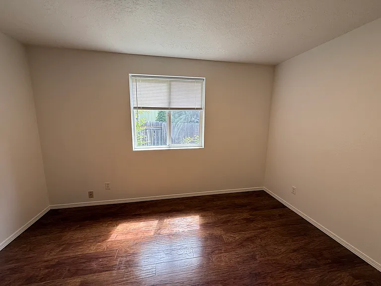 521 SW Forest Grove Dr — Photo 24