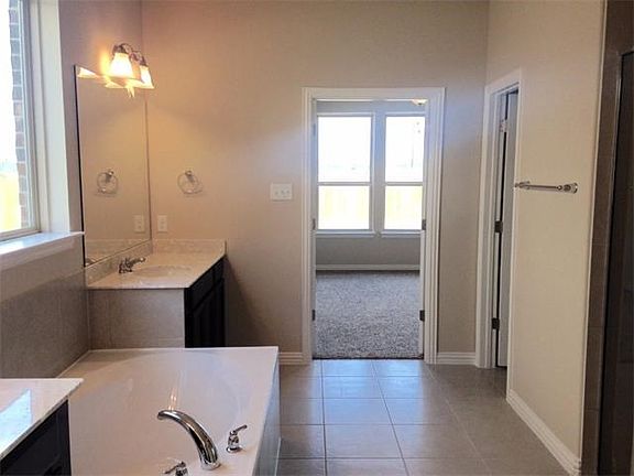 5th image of 3809 Julian Ln