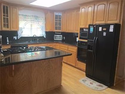 2nd image of 5658 Seifert Ave
