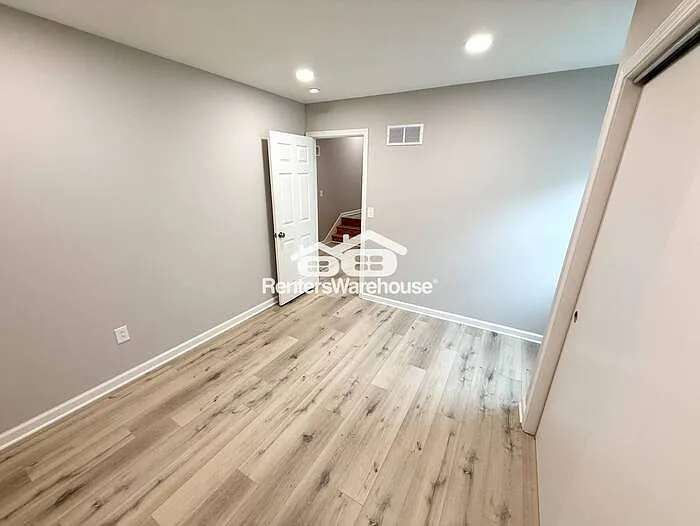 6907 Floyd St — Photo 9